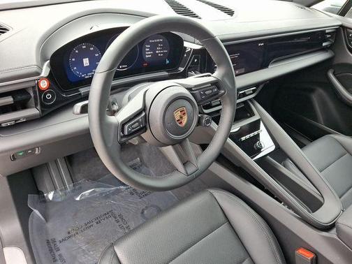 2024 Porsche Macan Electric 4