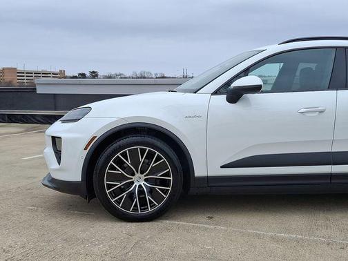 2024 Porsche Macan Electric 4
