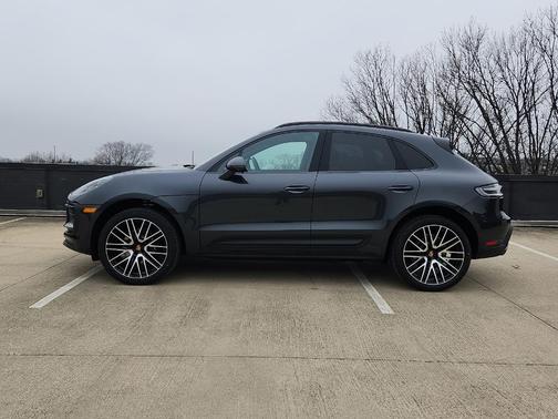 2026 Porsche Macan Base