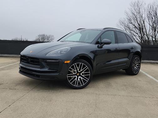 2026 Porsche Macan Base