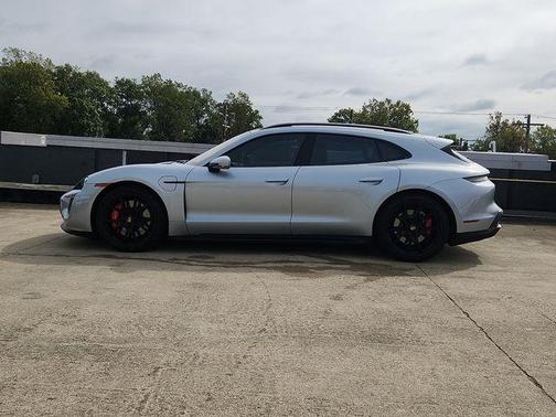 2022 Porsche Taycan GTS