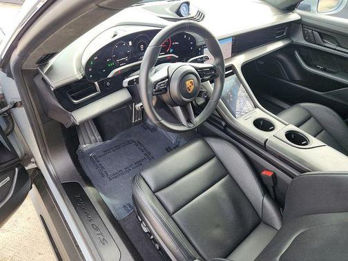 2022 Porsche Taycan GTS