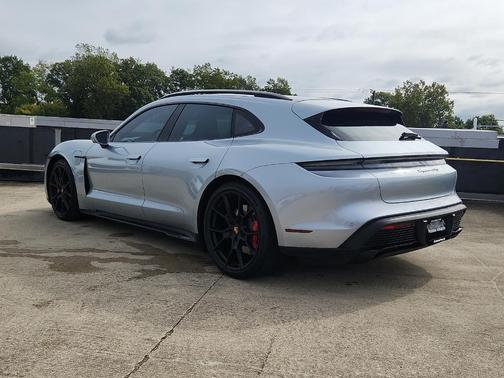 2022 Porsche Taycan GTS