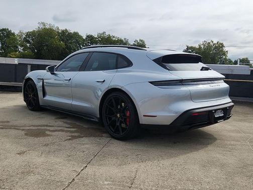 2022 Porsche Taycan GTS