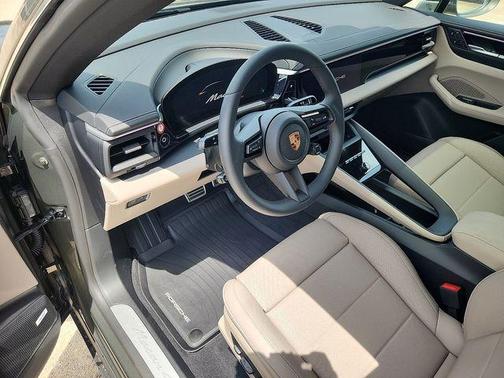 2025 Porsche Macan 4S