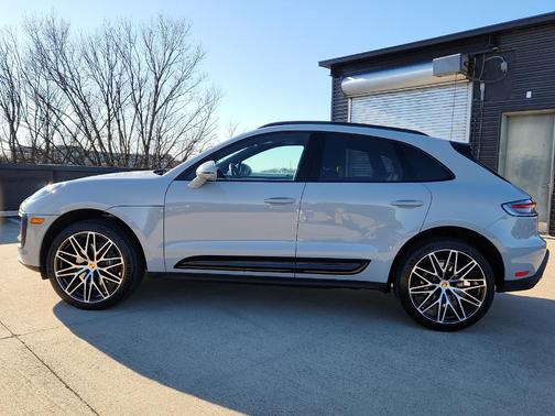2025 Porsche Macan 