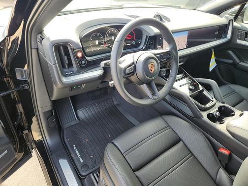 2026 Porsche Cayenne AWD