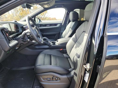 2026 Porsche Cayenne AWD