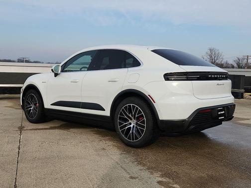 2026 Porsche Macan 4S