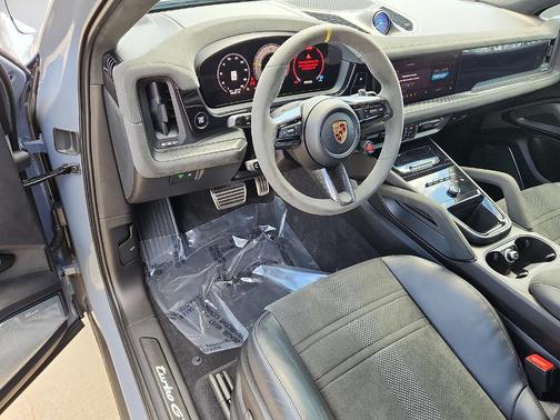 2024 Porsche Cayenne Turbo GT