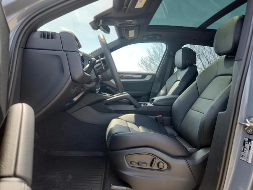 2026 Porsche Cayenne Base