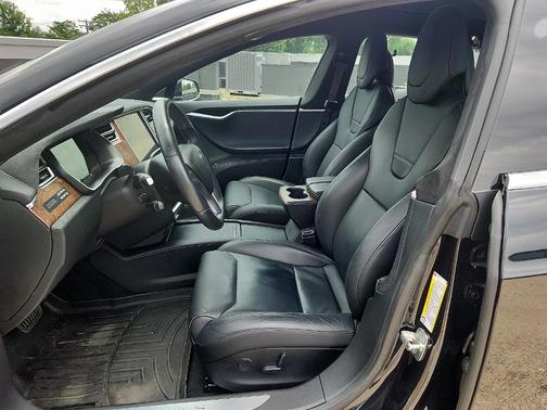 2017 Tesla Model S 75D