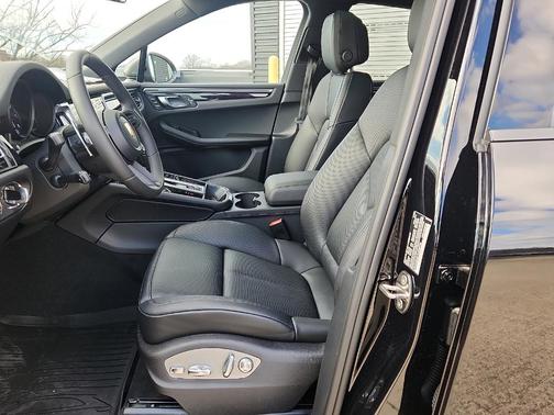 2026 Porsche Macan T