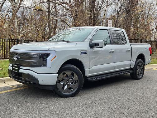 2024 Ford F-150 Lightning LARIAT
