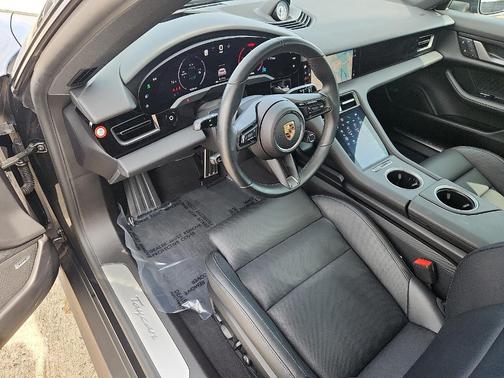 2025 Porsche Taycan 