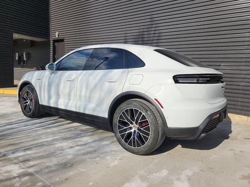 2026 Porsche Macan 4S
