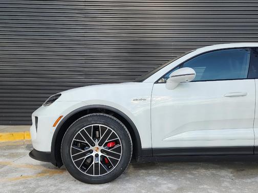2026 Porsche Macan 4S