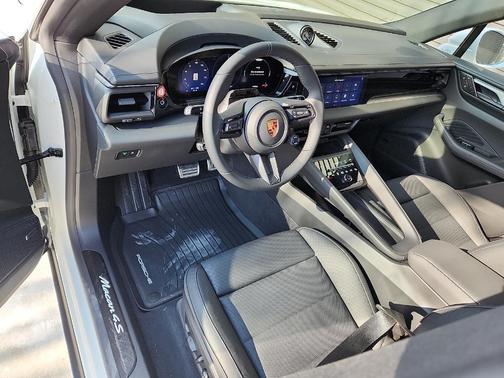 2026 Porsche Macan 4S