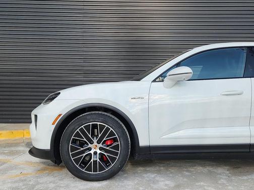 2026 Porsche Macan 4S