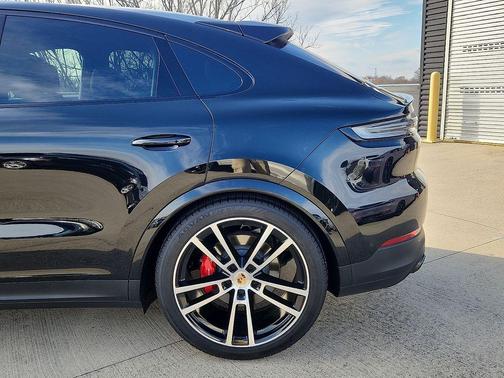 2025 Porsche Cayenne S Coupe AWD