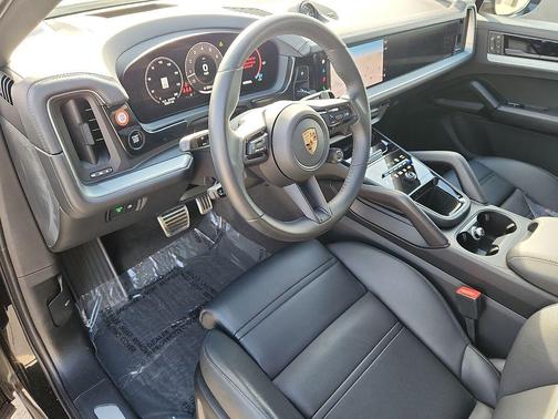 2025 Porsche Cayenne S Coupe AWD