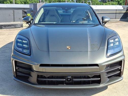 2025 Porsche Panamera 4