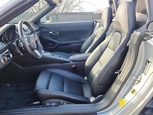 2021 Porsche 718 Boxster T