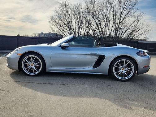 2021 Porsche 718 Boxster T