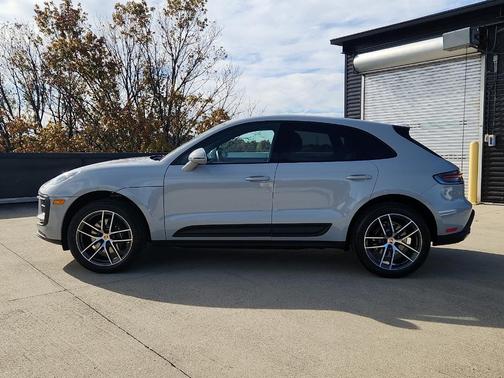 2026 Porsche Macan Base