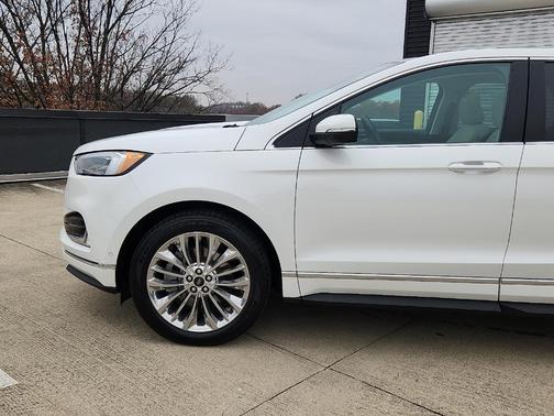 2021 Ford Edge Titanium