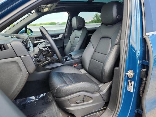 2024 Porsche Cayenne Base