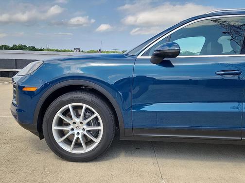2024 Porsche Cayenne Base