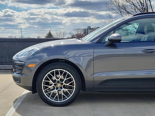 2018 Porsche Macan Sport Edition