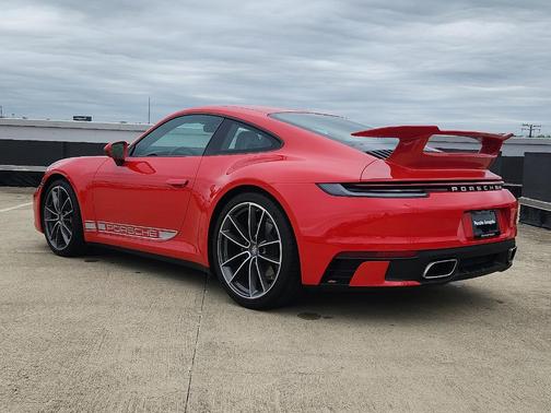 2024 Porsche 911 Carrera
