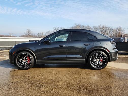 2025 Porsche Macan 4S