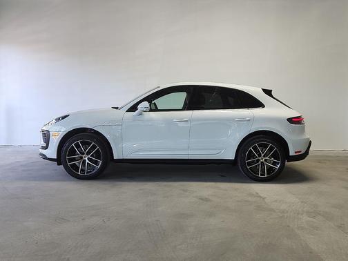 Carrara White 2026 Porsche Macan Base