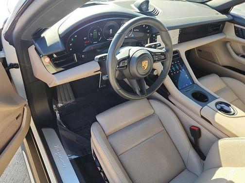 2025 Porsche Taycan 