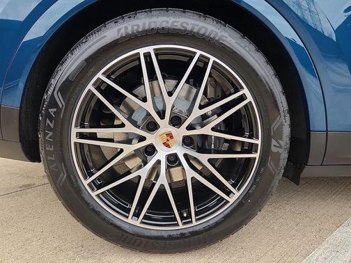 Montego Blue 2026 Porsche Cayenne Base