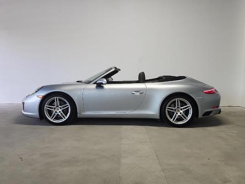Rhodium Silver 2017 Porsche 911 Carrera