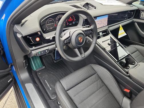 2026 Porsche Panamera 4
