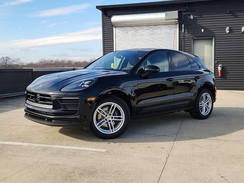 2026 Porsche Macan Base