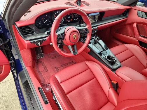2024 Porsche 911 Carrera 4 GTS