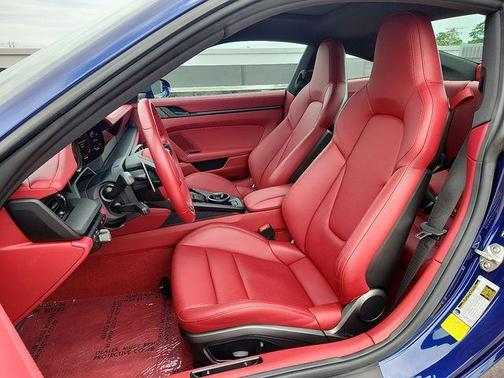 2024 Porsche 911 Carrera 4 GTS
