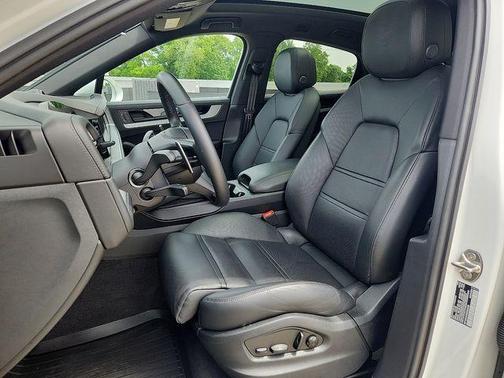 2024 Porsche Cayenne AWD