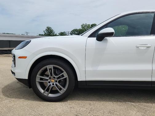2024 Porsche Cayenne AWD