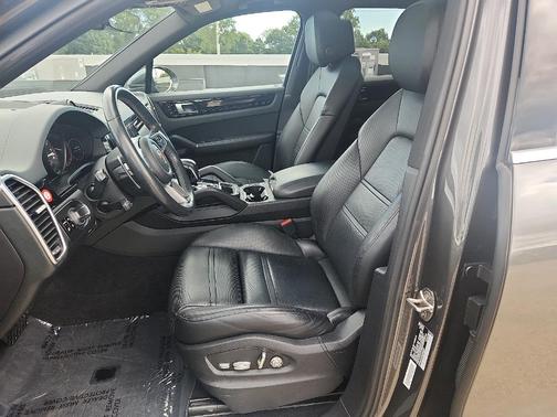 2020 Porsche Cayenne Base