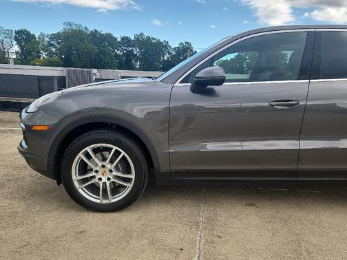 2020 Porsche Cayenne Base