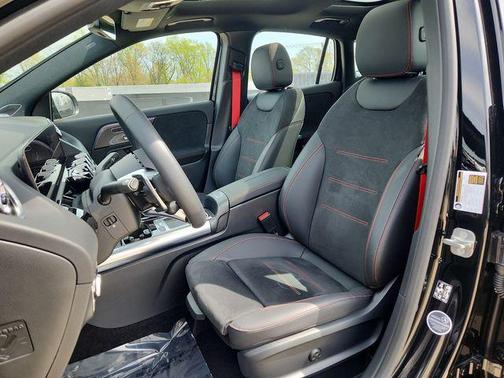 2025 Mercedes-Benz AMG GLA 35 Base