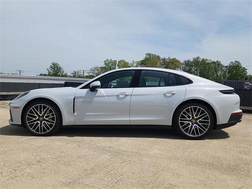 2024 Porsche Panamera 4