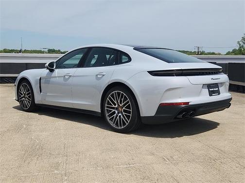 2024 Porsche Panamera 4